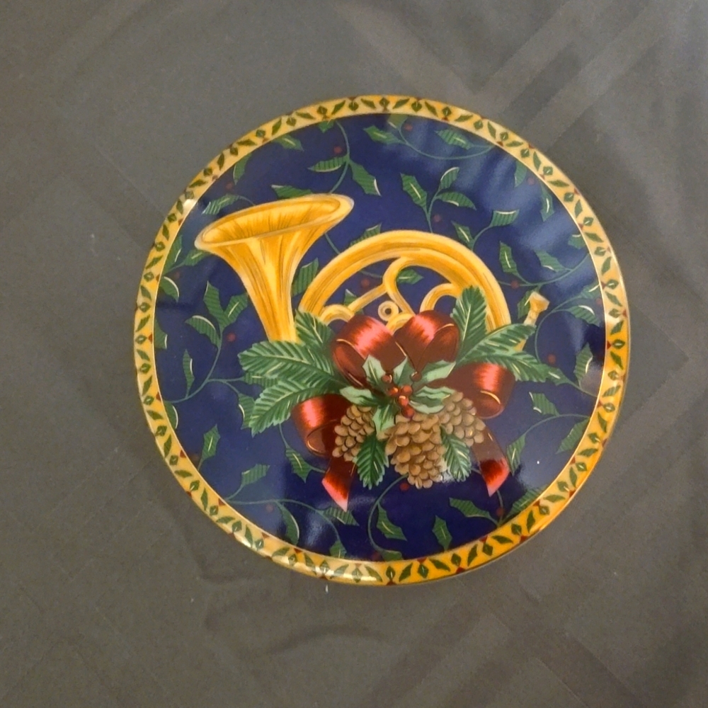 Mikasa Covered Trinket Box Holiday Music Frenc Horn